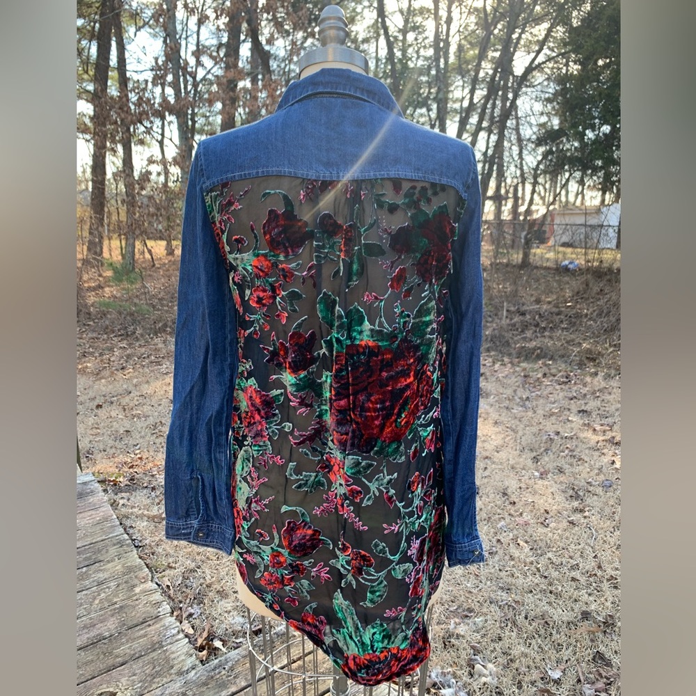 Floral Roses Burnout Velvet Denim Button-Up Shirt - Picture 14 of 14